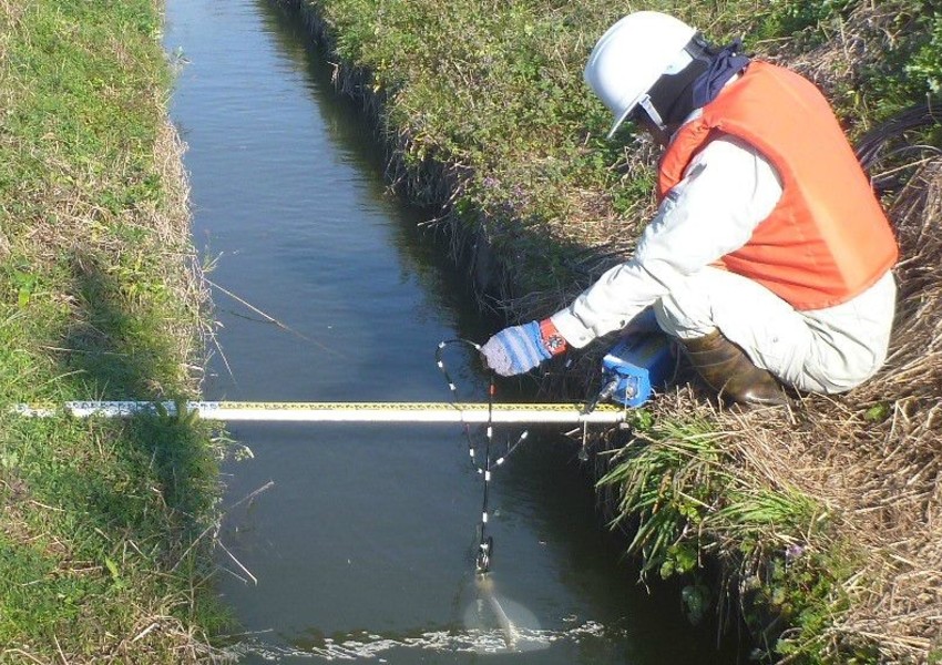 水分観察（水路流量）